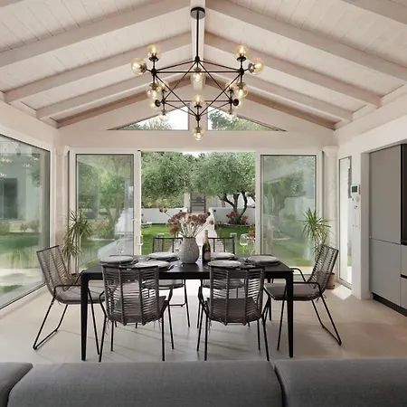 Maria Rose Vilă Kassiopi